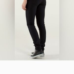 Lululemon, Ladies Black Skinny Pants.